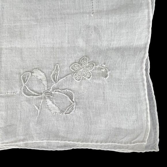 Handkerchief Vintage Corner Floral Embroidery Netting White on White Cotton - Picture 5 of 10